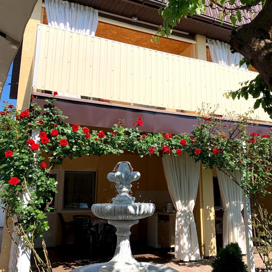 Guest House Santin Chornomorsk Exterior foto