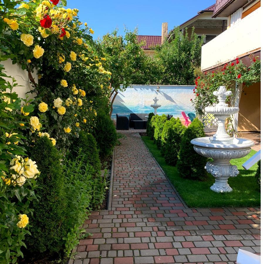 Guest House Santin Chornomorsk Exterior foto