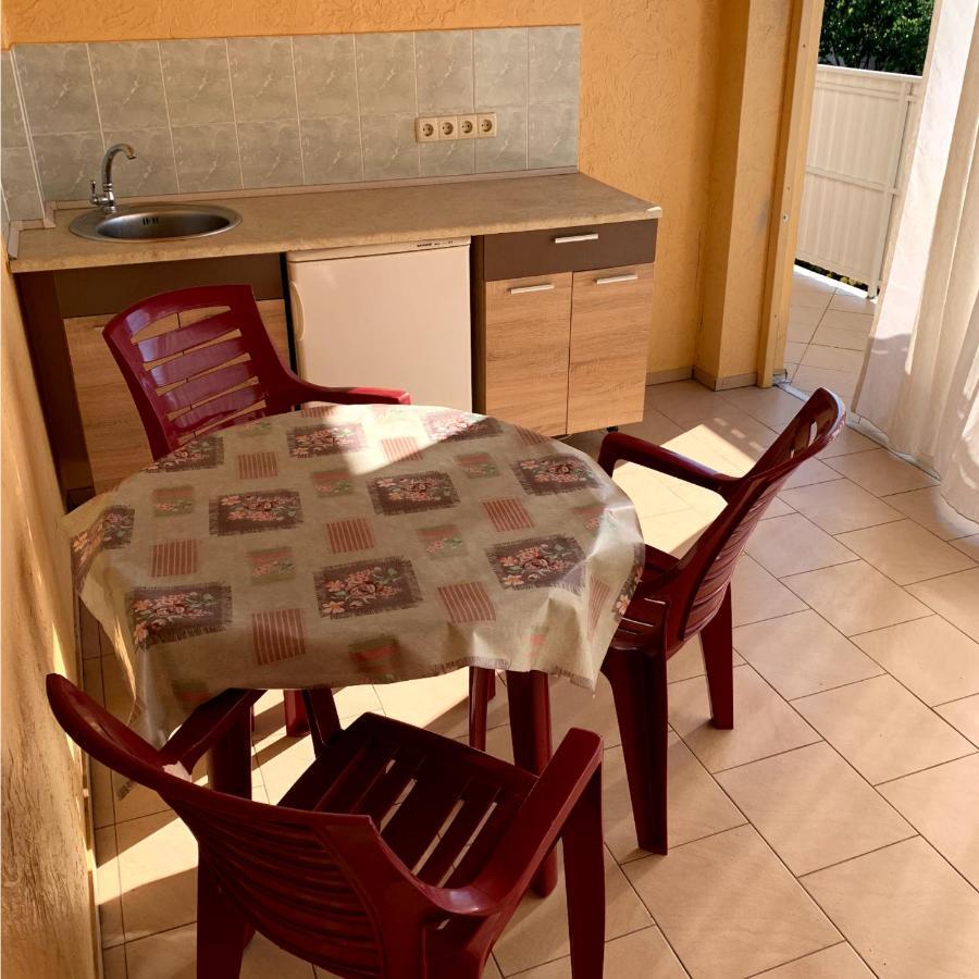 Guest House Santin Chornomorsk Exterior foto