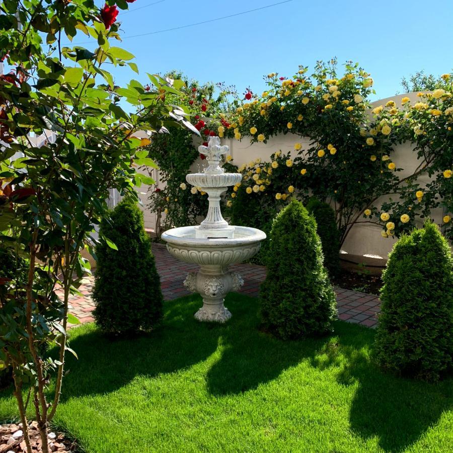 Guest House Santin Chornomorsk Exterior foto