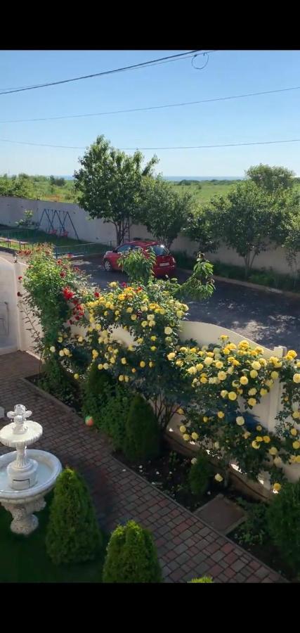Guest House Santin Chornomorsk Exterior foto